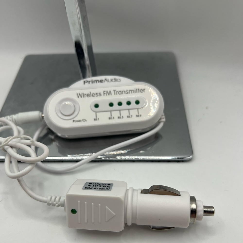 🥰4/$25 - Car audio FM transmitter